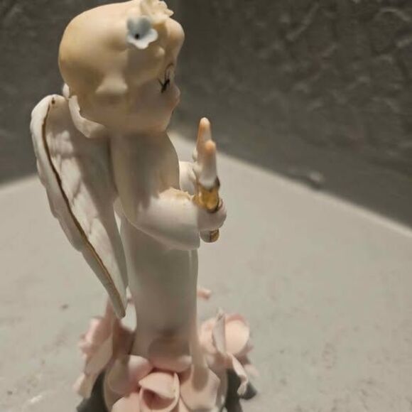 Lefton Angel holding Candelabra - Picture 4 of 5